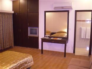 Mirage Hotel Lahore Buitenkant foto
